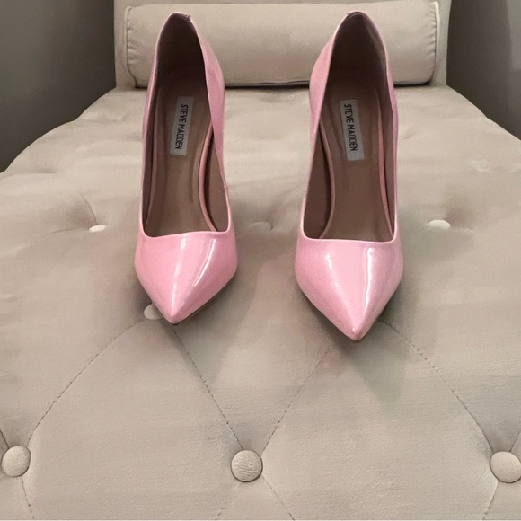 Steve Madden Noir Patent Pink Heels - Picture 1 of 5